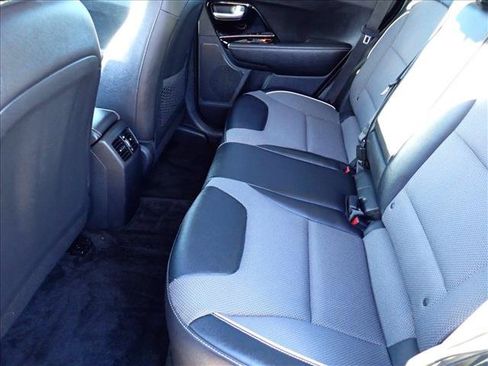 Used 2022 Kia Niro EX FWD image 9