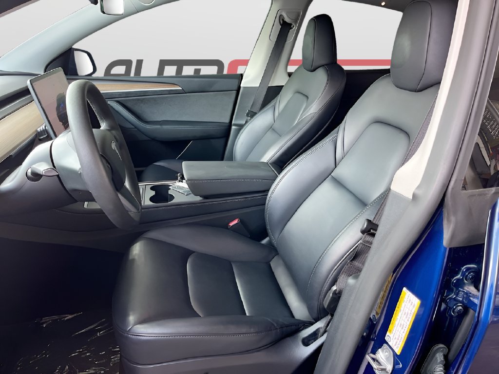 Used 2025 Tesla Model Y Long Range RWD image 21