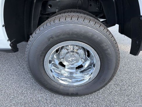 New 2026 RAM 3500 Tradesman AWD/4WD image 18