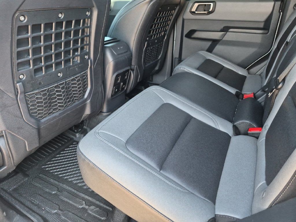 Used 2024 Ford Bronco Big Bend w/ Sasquatch Package AWD/4WD image 12