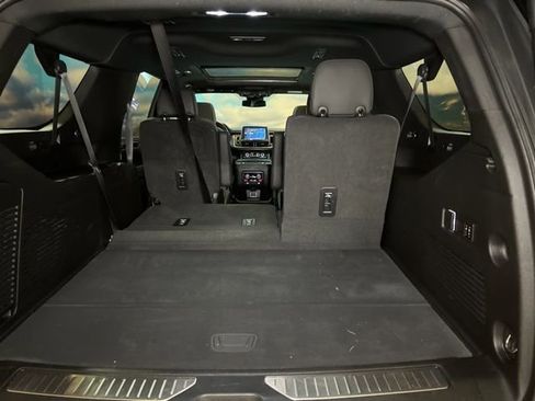 Used 2023 Chevrolet Suburban RST w/ Luxury Package image 65