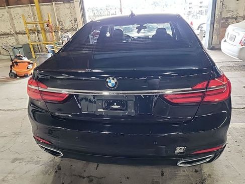 Used 2019 BMW 740i w/ Parking Assistance Package RWD image 3