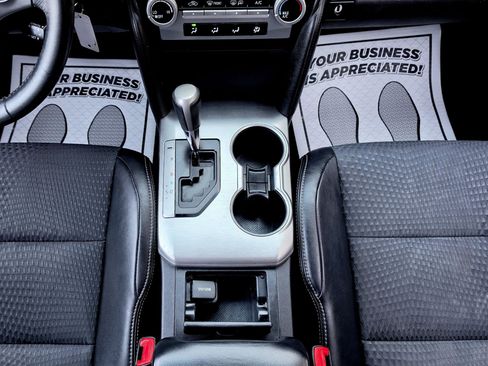 Used 2014 Toyota Camry SE image 26