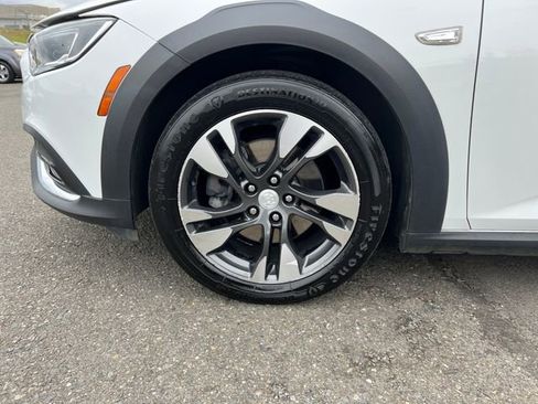 Used 2019 Buick Regal Essence w/ Driver Confidence Package I image 27