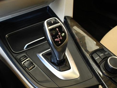 Used 2018 BMW 330i Sedan RWD image 25
