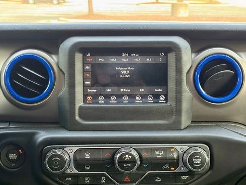 Used 2021 Jeep Wrangler Unlimited Sport image 23