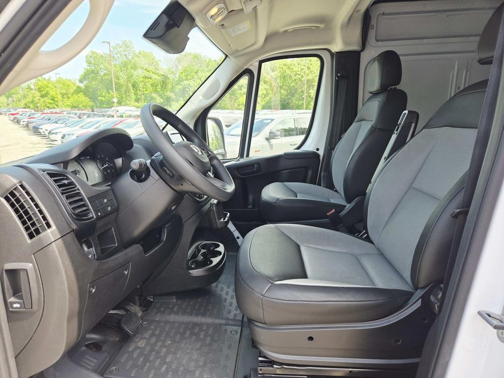 Used 2026 RAM ProMaster 2500 w/ Convenience Group FWD image 11