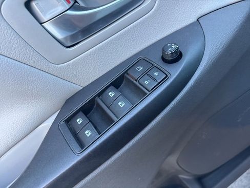 Used 2020 Toyota Sienna LE w/ LE Preferred Package image 21