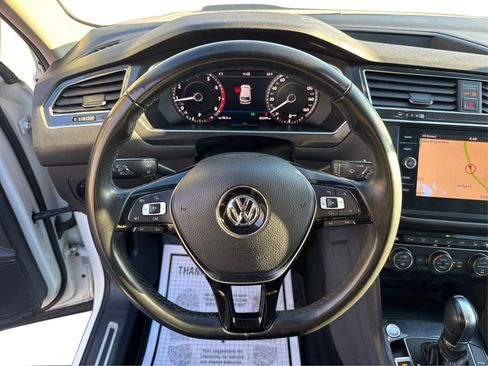 Used 2018 Volkswagen Tiguan SEL Premium image 19