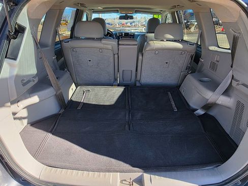 Used 2013 Toyota Highlander SE image 25