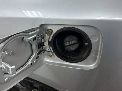 Used 2012 Toyota Camry LE FWD image 28