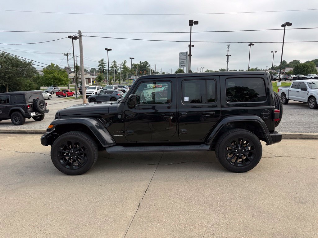 Used 2021 Jeep Wrangler Unlimited Sahara AWD/4WD image 9