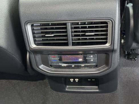 New 2026 Volkswagen Atlas SE image 9