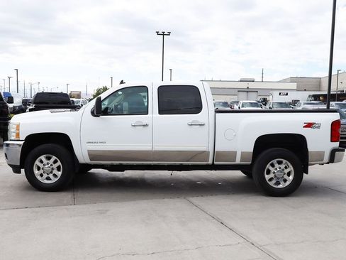 Used 2014 Chevrolet Silverado 3500 LTZ w/ LTZ Plus Package AWD/4WD image 3