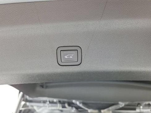 Used 2025 Cadillac Escalade V AWD/4WD image 8