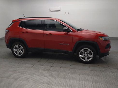Used 2024 Jeep Compass Latitude AWD/4WD image 11