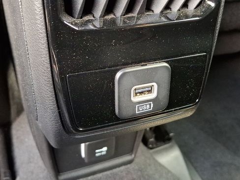 Used 2024 Jeep Compass Latitude AWD/4WD image 11