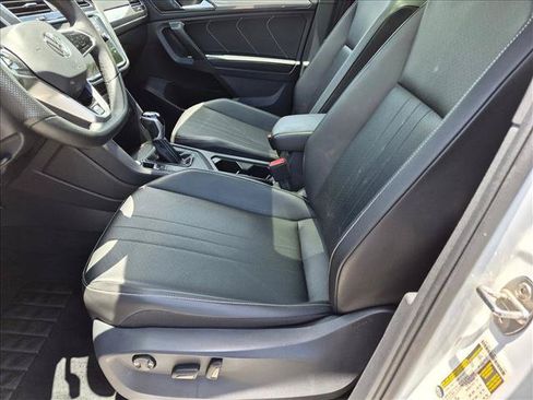 Used 2022 Volkswagen Tiguan SE R-Line FWD image 15