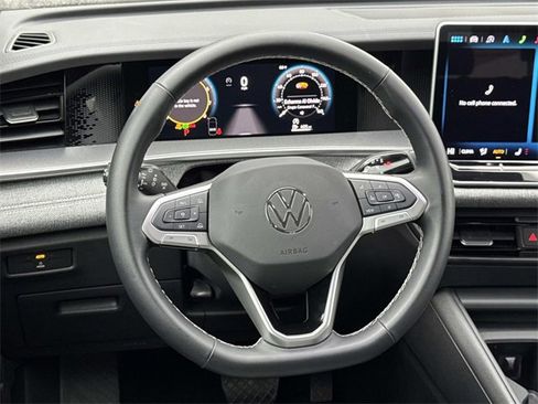 Used 2025 Volkswagen Tiguan S image 7