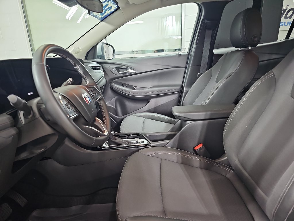 Used 2024 Buick Encore GX Preferred FWD image 18