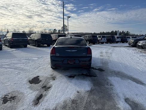 Used 2018 Chrysler 300 S w/ Safetytec Plus Group AWD/4WD image 8