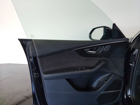 Used 2019 Audi Q8 Prestige image 29