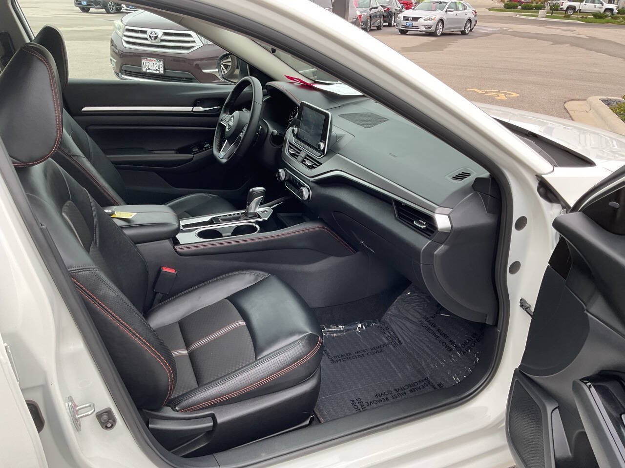 Used 2025 Nissan Altima 2.5 SR FWD image 42