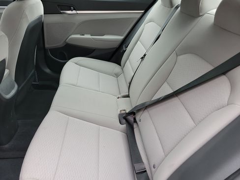 Used 2019 Hyundai Elantra SE FWD image 12