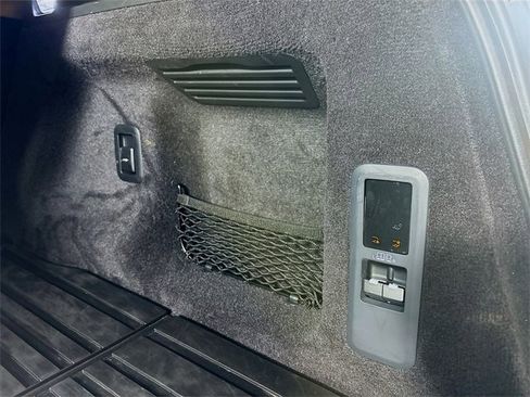 Used 2025 Land Rover Range Rover Sport SE image 22