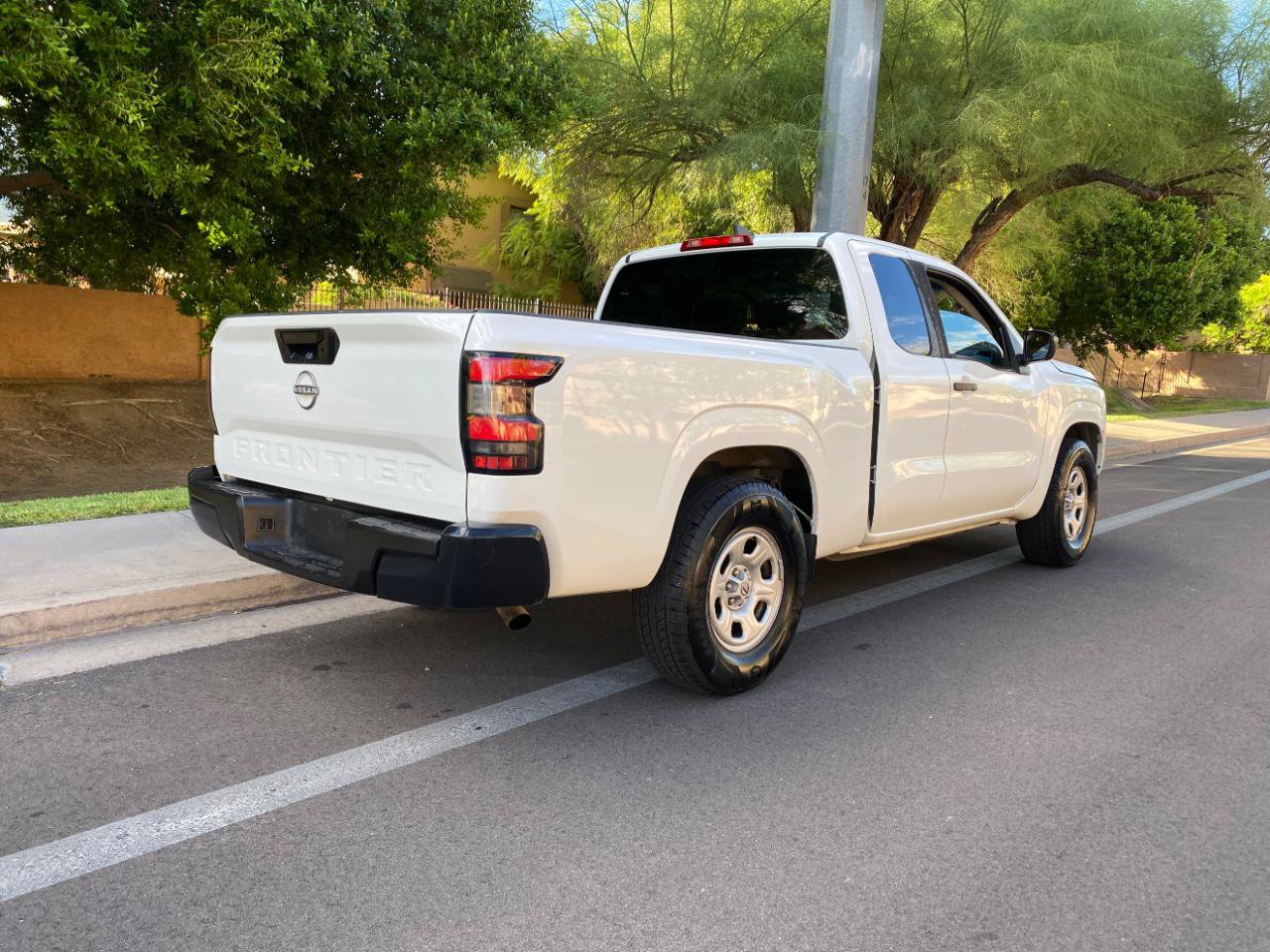 Used 2024 Nissan Frontier S RWD image 7