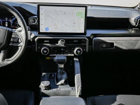 Used 2025 Toyota 4Runner Limited image 30