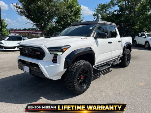 Used 2024 Toyota Tacoma TRD Pro AWD/4WD image 4