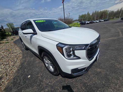 Used 2024 GMC Terrain SLE AWD/4WD image 8