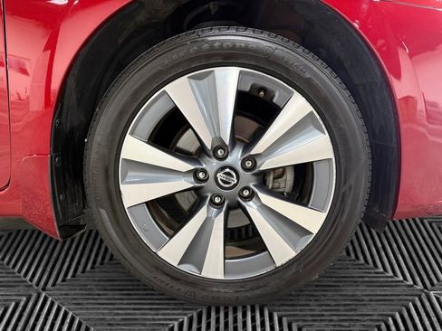 Used 2019 Nissan Sentra SV w/ Special Edition Package FWD image 10