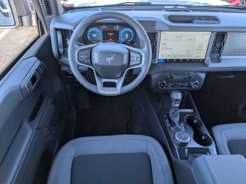 New 2025 Ford Bronco 4-Door image 7
