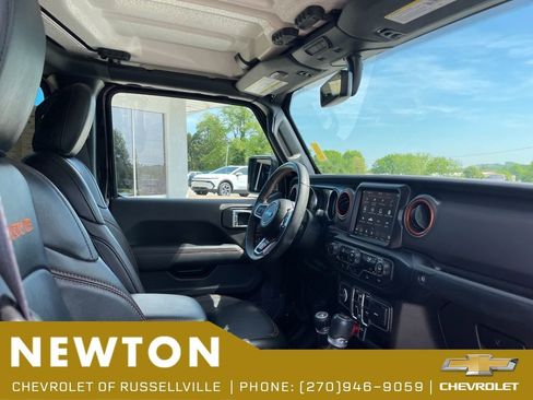 Used 2022 Jeep Gladiator Mojave AWD/4WD image 28