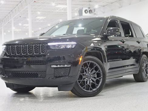 Used 2023 Jeep Grand Cherokee L Summit w/ High Altitude Package image 6