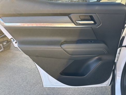 Used 2025 GMC Terrain Elevation image 28