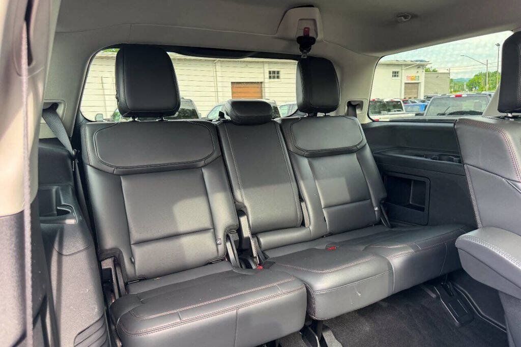 Used 2025 Ford Expedition Active AWD/4WD image 19