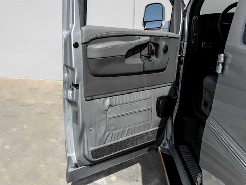 Used 2011 Chevrolet Express 1500 image 47