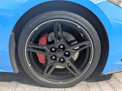 Used 2022 Chevrolet Corvette Stingray Premium Cpe w/ Z51 Performance Package RWD image 18