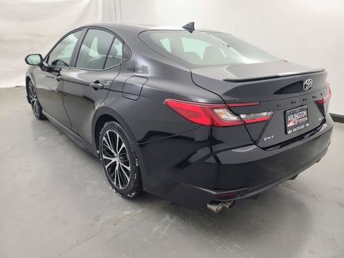 Used 2025 Toyota Camry SE image 6
