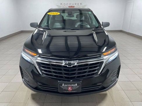 Used 2024 Chevrolet Equinox LS w/ LS Convenience Package AWD/4WD image 2