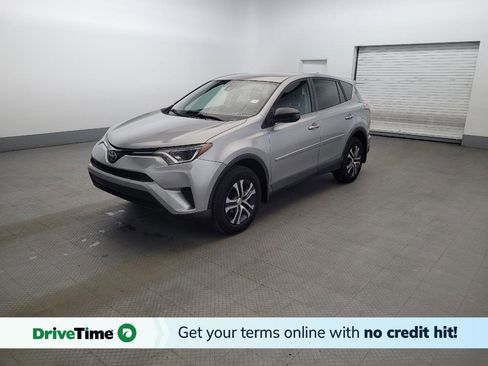 Used 2018 Toyota RAV4 LE w/ Carpet Mat Package AWD/4WD image 1