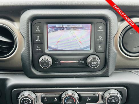 Used 2019 Jeep Wrangler Unlimited Sport S AWD/4WD image 5