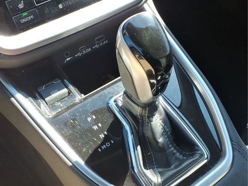 Used 2023 Subaru Outback Limited image 8