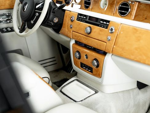 Used 2009 Rolls-Royce Phantom Sedan image 35