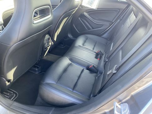 Used 2015 Mercedes-Benz CLA 250 image 16