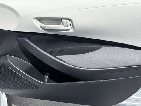 Used 2023 Toyota Corolla LE FWD image 33