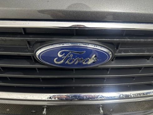 Used 2020 Ford Transit Connect XLT image 9